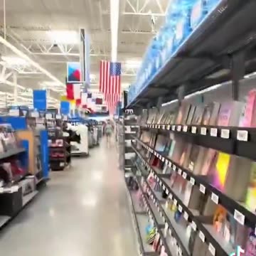 O livro fala das conquistas de Kamala Harris, um ótimo livro que convido você a ler 🤡