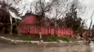 Ukrainian soldiers seen taking up position in Mariupol