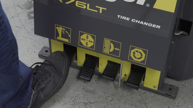 Tire Changer By Ranger R76LT