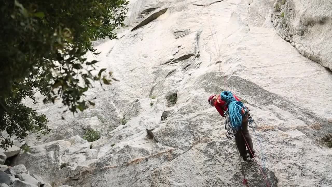 Petzl athlete Emily Harrington sends Golden Gate (5.13 VI) in El Capitan