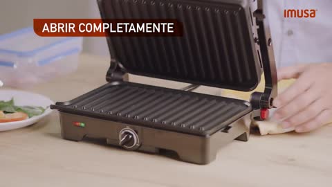 Prepara este sánduche de pollo en el Panini Grill antiadherente 180° IMUSA