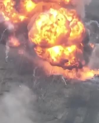 Russians Bail As Their APC Detonates