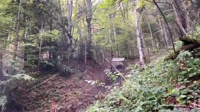 Acceleration jumps over deep pits