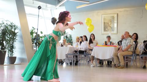 Hot dance beautiful girls 
