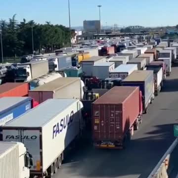 The Global Revolution for Freedom is Underway - Italy Revolts