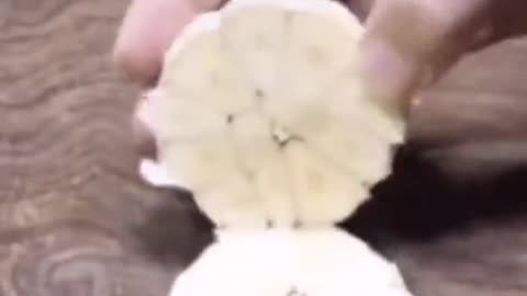 Easiest Way To Peel Garlic! #didyouknow