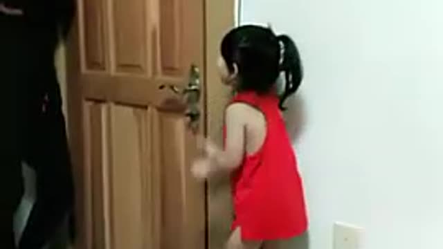 When A Little Girl Try To Play Smart On Her Father (See What Happens)
