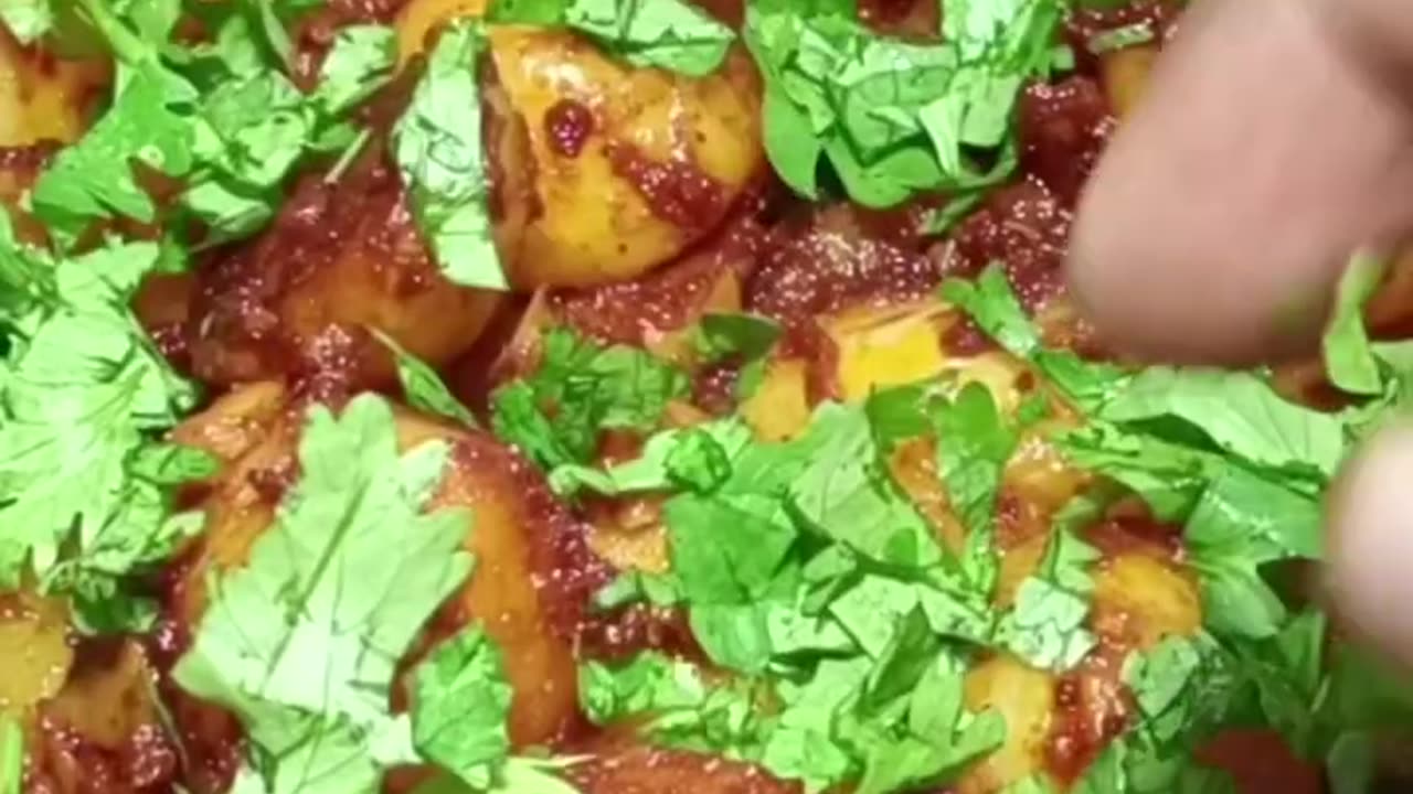 "Chili Potato Heaven: Easy and Tasty Recipe for Potato Lovers"