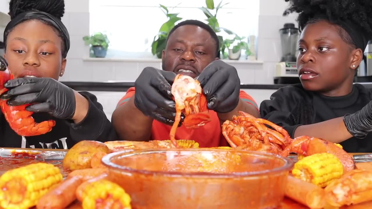 ONE BIT 4X SPICY BULDAK SEAFOOD BOIL MUKBANG CHALLENGE