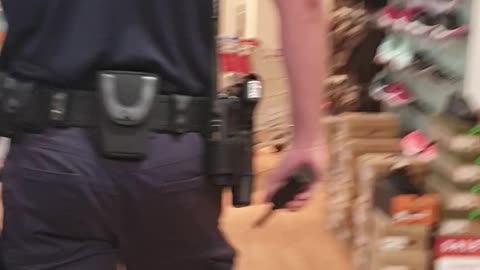 AMERICAN CITIZEN ARRESTED IN CAIRNS AUSTRALIA