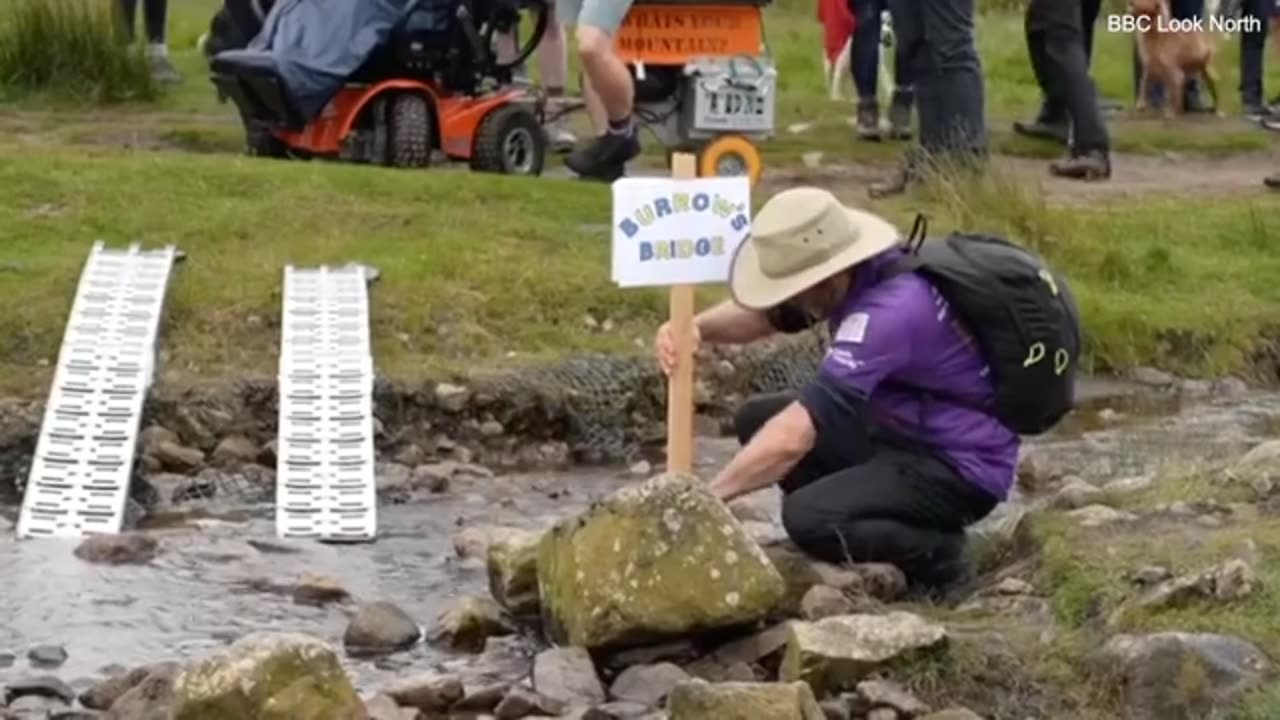 Rob Burrow's widow Lindsey joins MND fundraiser's trek in his memory