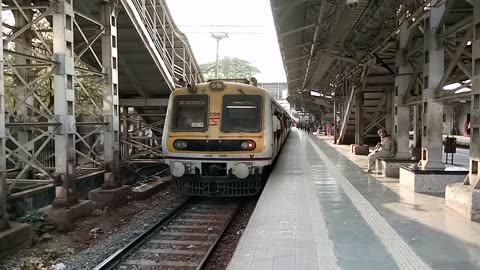 Mumbai local train