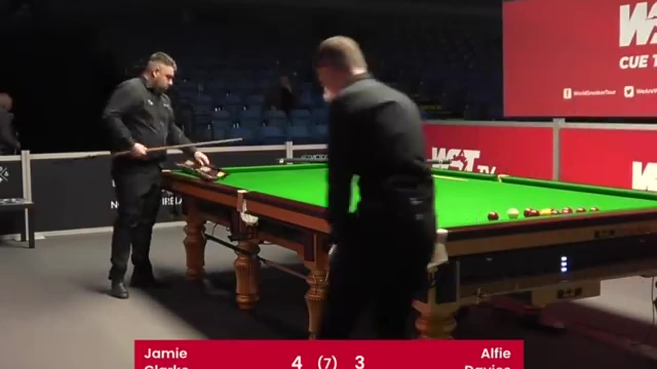 Jamie Clarke's match against Alfie Davies