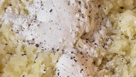 Creamy crunchy bubble potato pillows