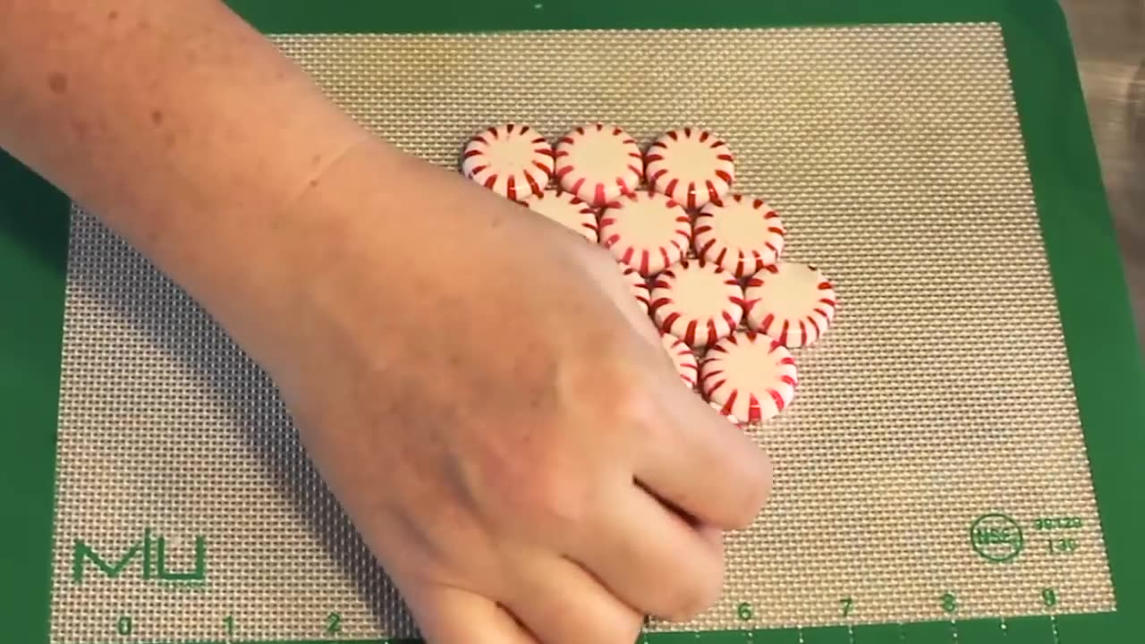 DIY Peppermint Candy Bowl