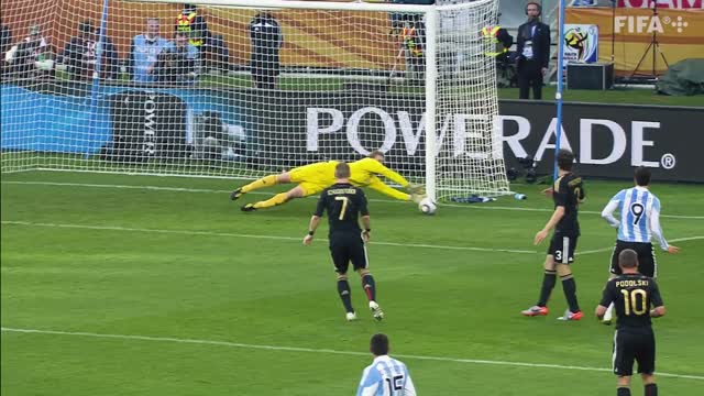 🇩🇪 Manuel Neuer FIFA World Cup Saves