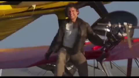 TOM CRUISE IS A DAREDEVIL IN THE AIR