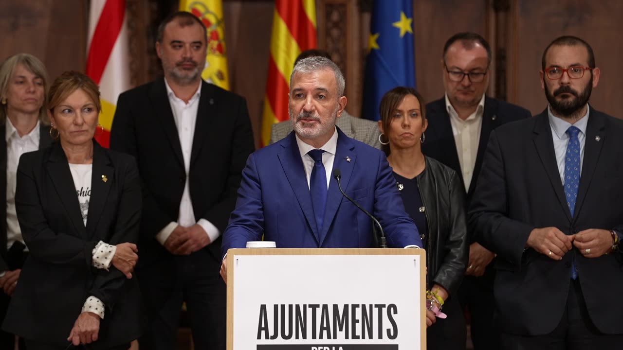 El Ayuntamiento de Barcelona, a disposición de los municipios valencianos por la DANA