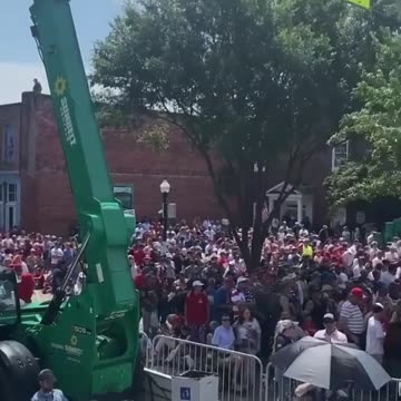 Overflow crowd at Trump rally ~ Pickens, SC