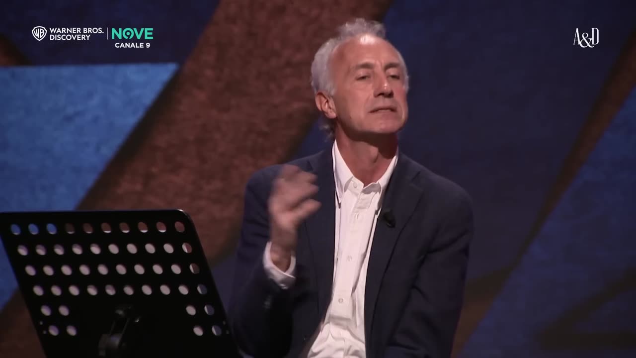 Marco Travaglio in tv sui complotti invocati dal Governo di Lady Aspen Giorgia Meloni MERDALIA💩UN PAESE DI MERDA COMPOSTO DA POLITICI CORROTTI E SCHIAVI DEI LORO PADRONI E DA UN POPOLO D'IDIOTI