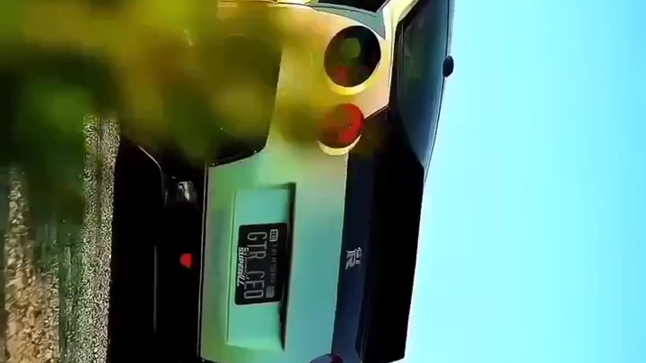 Car wala ladka