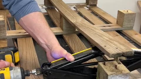 how to disassemble pallets #viral #fyp #2024