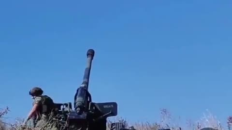 Ukrainian Artillery Crew Firing 130mm M46 Heavy Gun