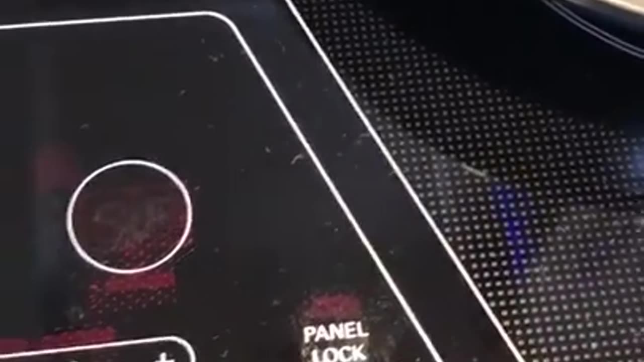 How to operate a Thermador induction cooktop
