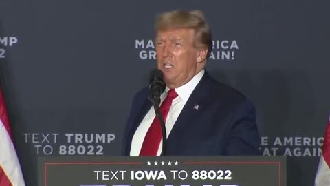 DONALD TRUMP DELIVERS CAMPAIGN SPEECH IN IOWA