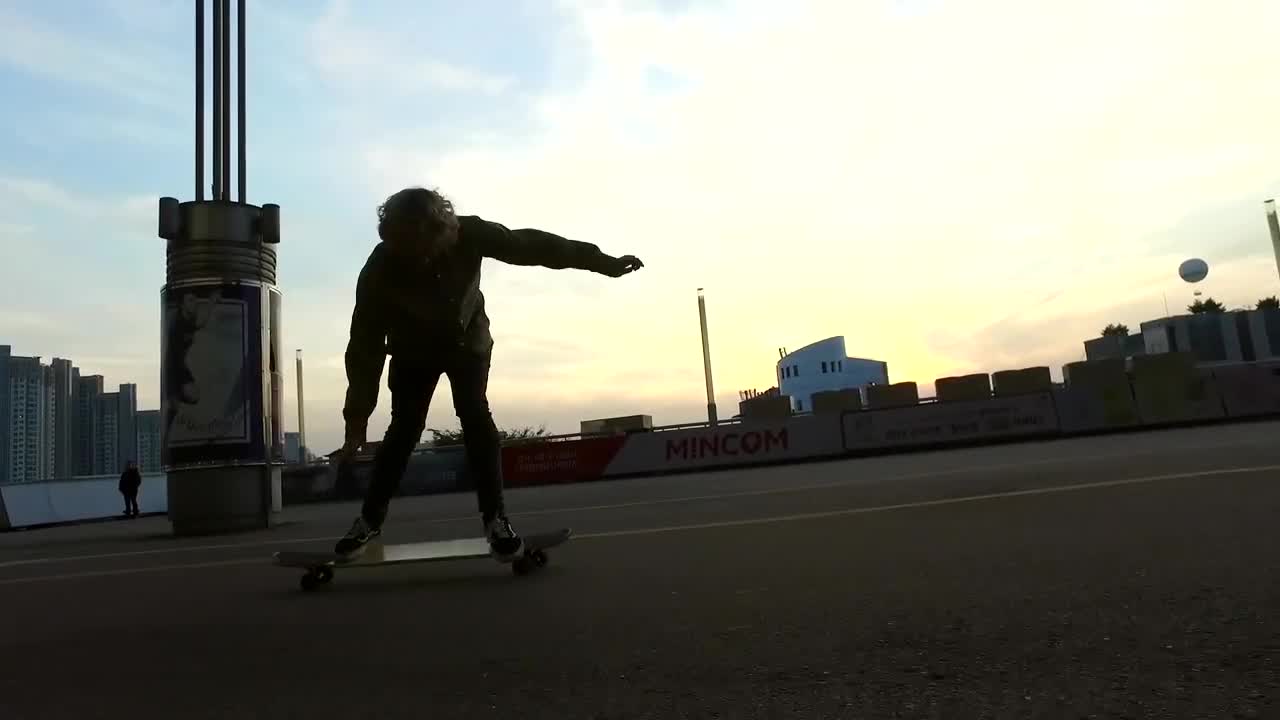 Korea's Marshall & Max (Longboard Dancing & Freestyle)