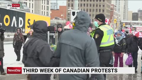 Thousands of demonstrators remain in Ottawa despite facing huge fines