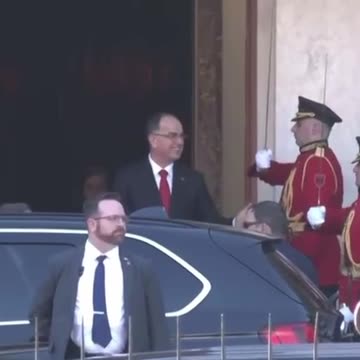 Blinken mbërrin në Presidencë, pritet nga Bajram Begaj