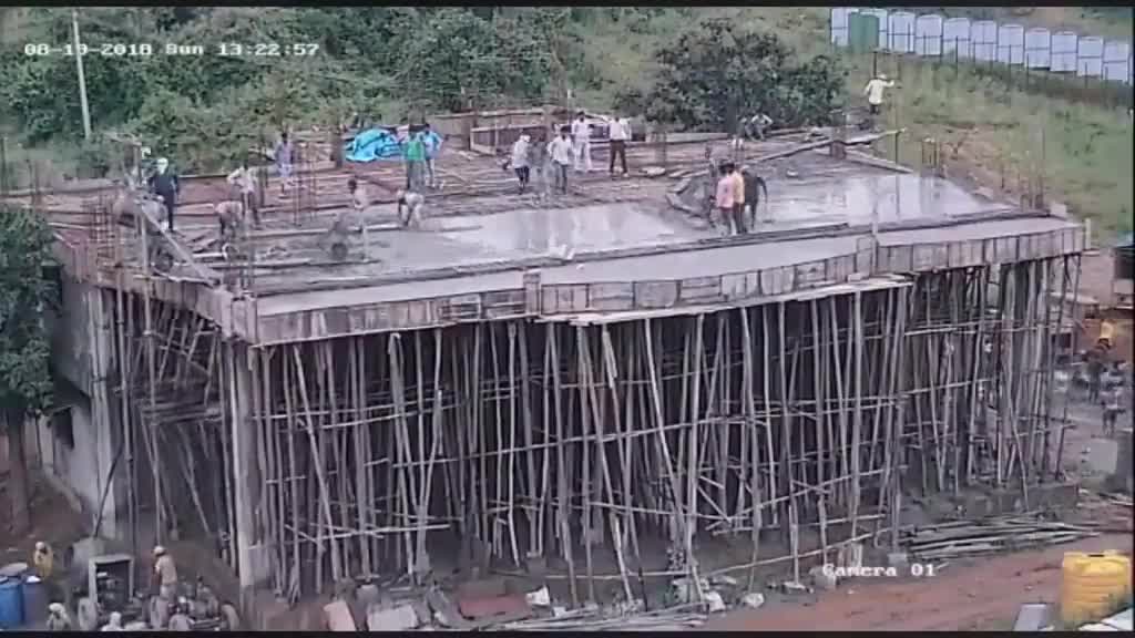 Fall of a building in full construction.