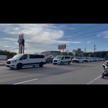 Harris Campaign Caught Replacing Customers with Actors at PA Sandwich Stop | Staged Event?