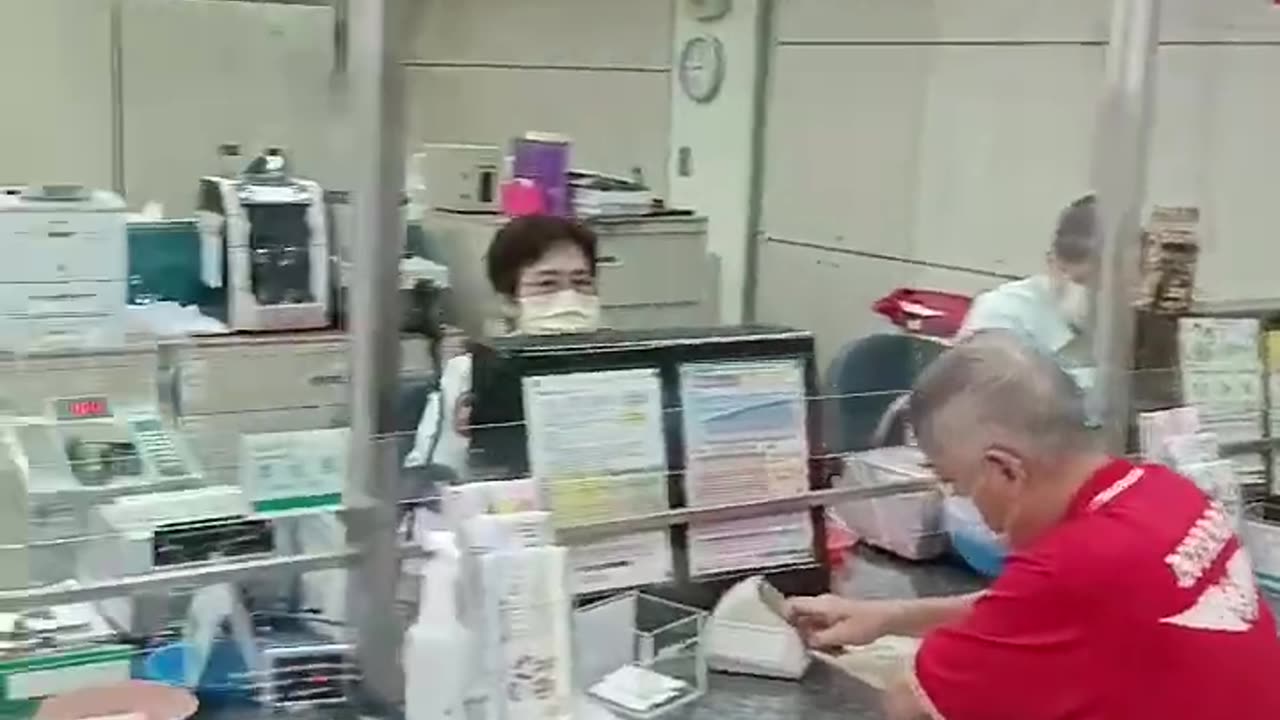 插健保卡，提領普發六千元為史上最大風險抉擇！大師示範每天做一個讓你恐懼的事！然後別忘斗內