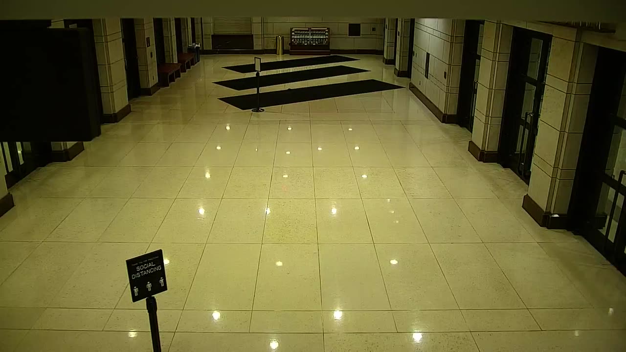 7140CVCULSecuirtyLobbySouth_2021-01-05_00h00min00s077ms.mp4