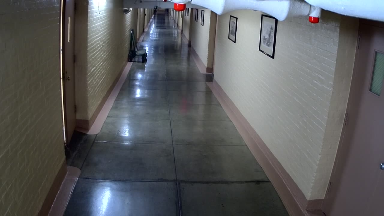 0059USCHBAHT43Hallway_2021-01-05_00h40min01s023ms.mp4