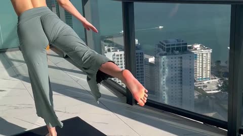 Balcony Yoga Stretching #yoga #yogapants #yogaflow #soremuscle