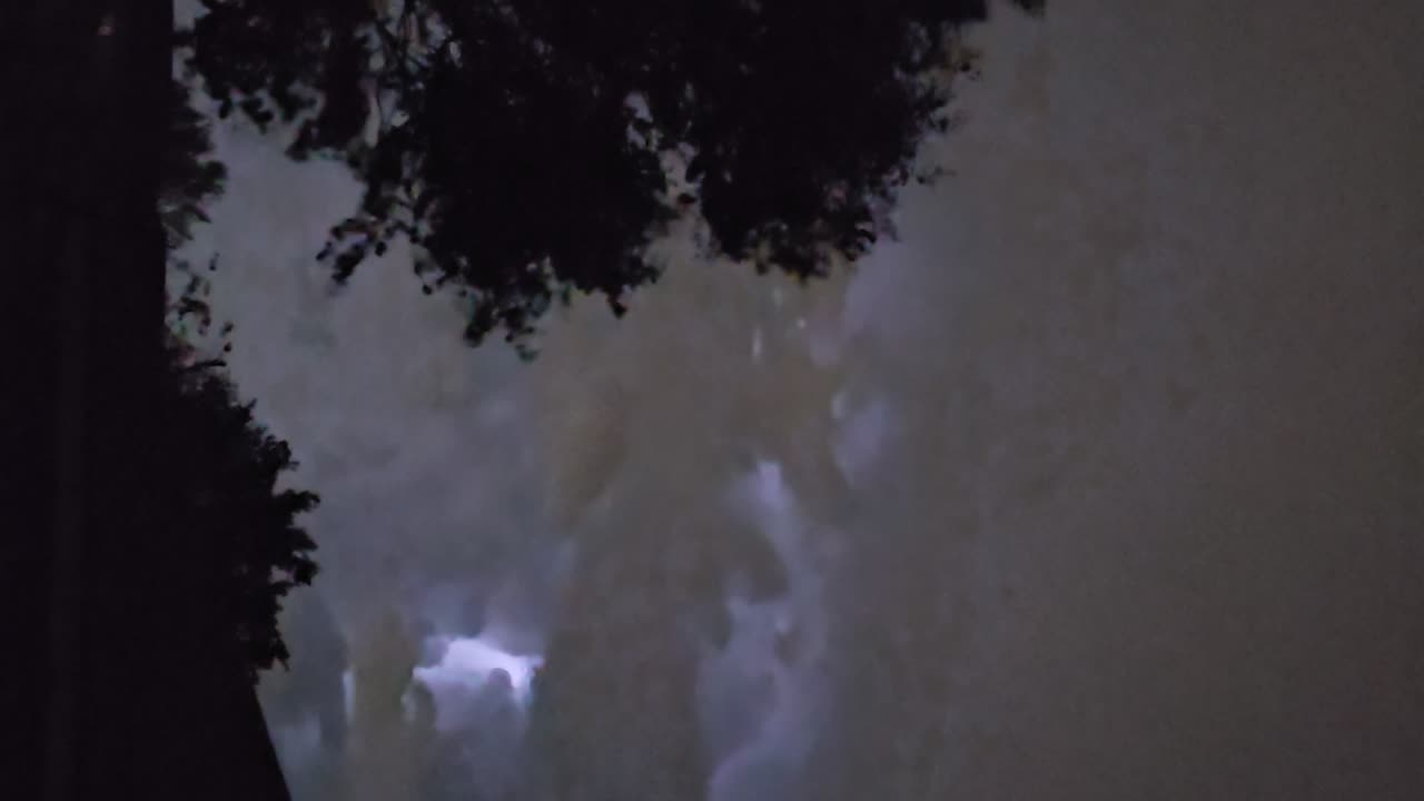 Constant Lighting on Approaching Storm
