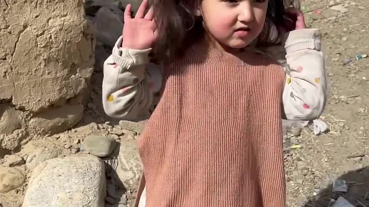 The way she ran towards us melt my heart |Thank you for helping her.....