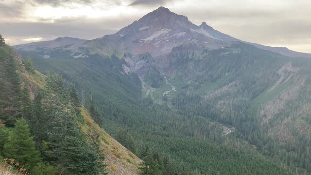 Oregon – Mount Hood – Surreal Panoramic Landscape