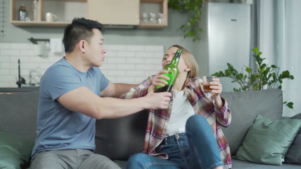 A look at 5 ways alcohol can ruin relationships