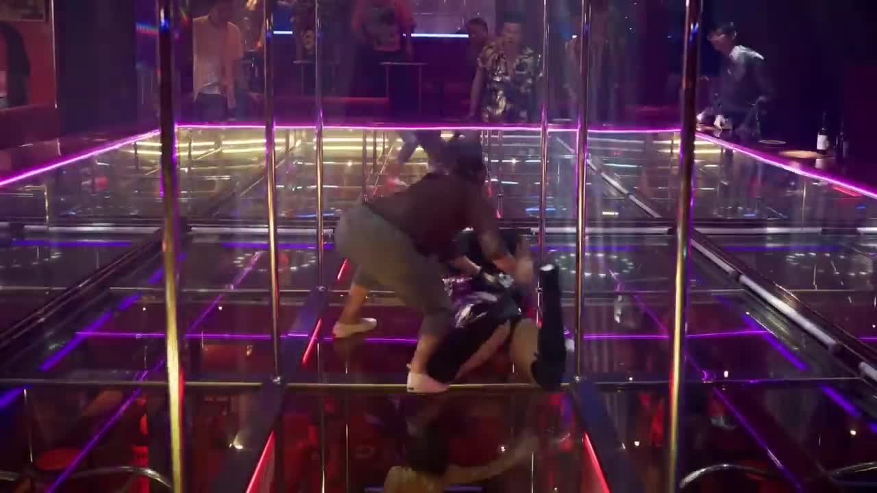 Deacon VS Yaza Than In A Thai Nightclub - S.W.A.T 6x02