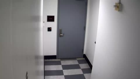 6149RHOBG3G301CStairwayLobbyEntry_2021-01-06_21h20min02s000ms.mp4