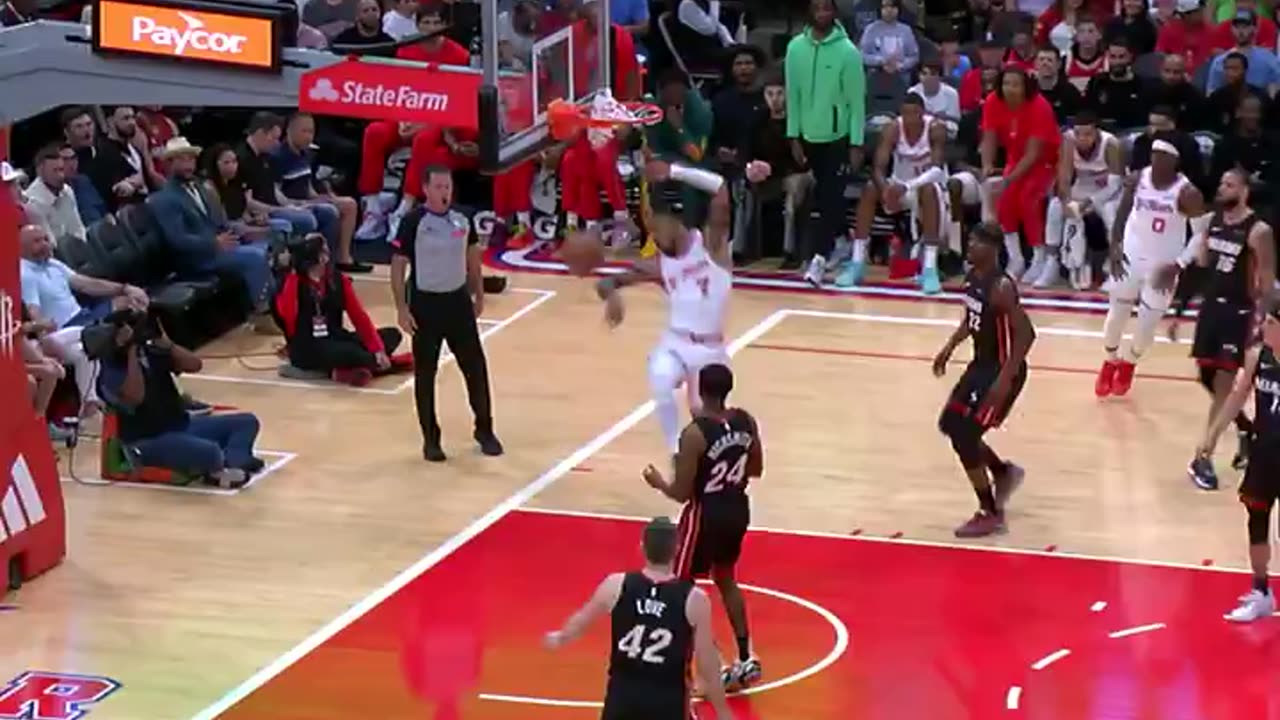 NBA: Whitmore Drops Reverse Slam! Heat vs. Rockets