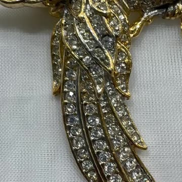 18KGP Bird Brooch (3” x 2.25”). Made with Swarovski Crystal. Gift. Party. Event