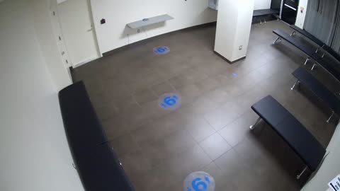 8030FCOB01128BadgingWaitingArea_2021-01-05_04h40min01s120ms.mp4