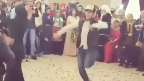 THE MOST POWERFUL CHECHEN LEZGINKA DANCER