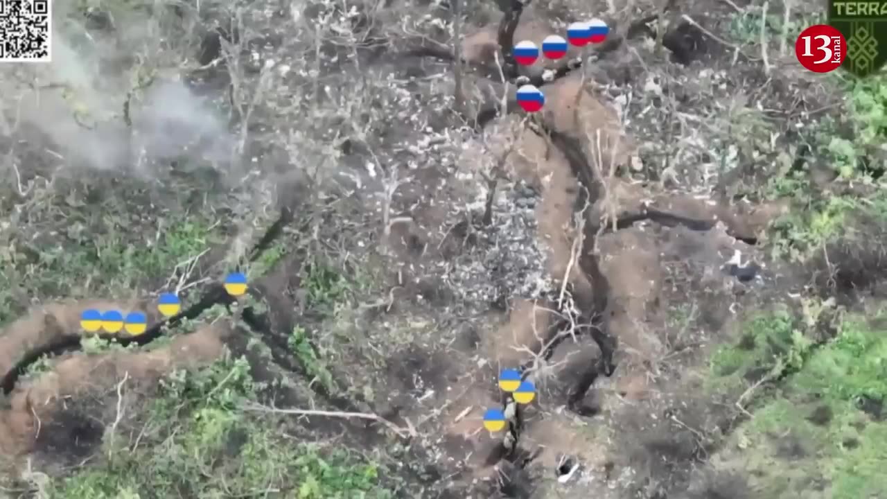 Battle moment- Russian officers, leave their weapons, trenches, try to escape across river Скачать