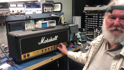 Pat Quilter Examines a Marshall JCM 800 & compares to a Quilter Tone Block 202